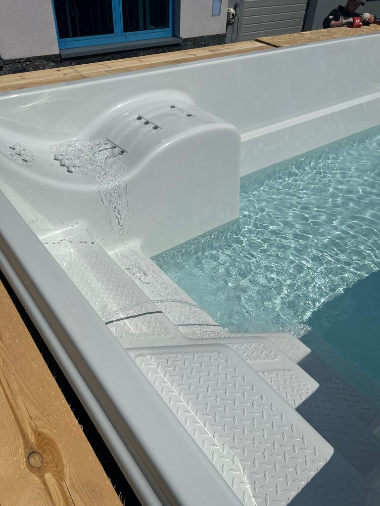 Glasfiberpool SWIM COMFORT 8,80m x 3,50m x 1,50m